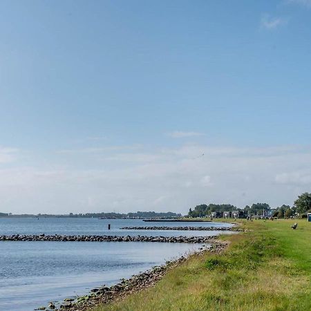 Magnificent Holiday Home On Lake Veere Kamperland Exterior photo